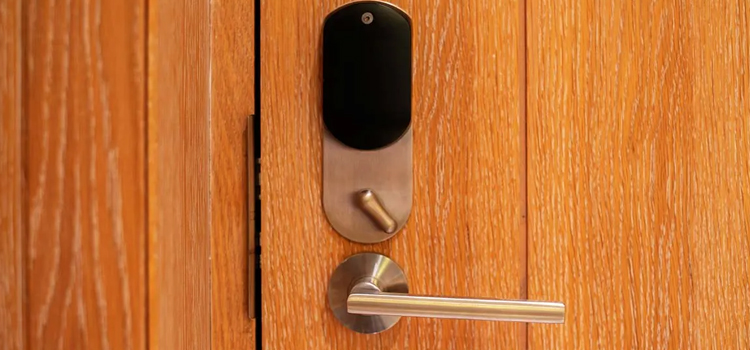 Automatic Locking Door Knob Oroville East